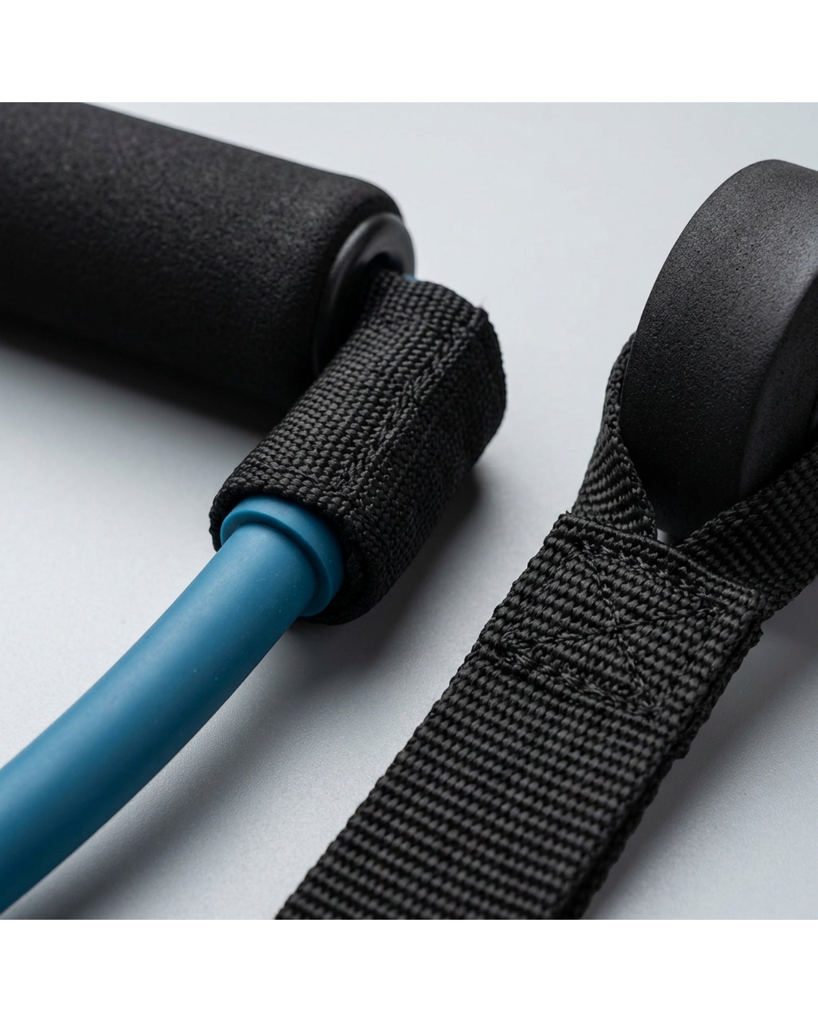 Qlvfb Single-Tube Door-Anchor Resistance Band Ocean Black Medium - Detail view